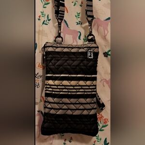 NWT Lug Peekaboo Love Stripe Black & Grey Nylon Causal Crossbody Wristlet Purse